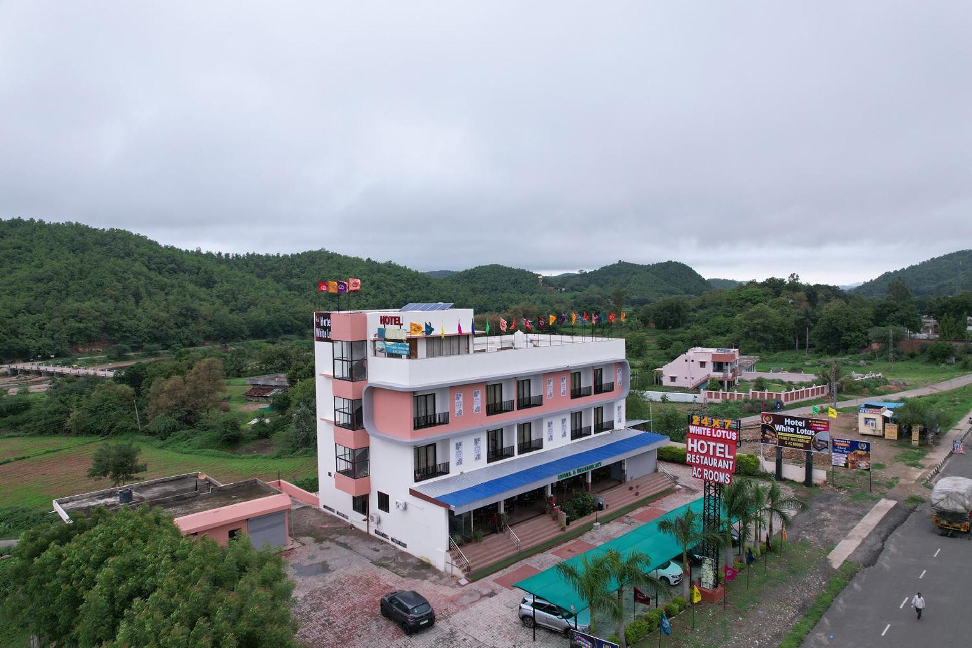 Hotel White Lotus Dungarpur Kültér fotó
